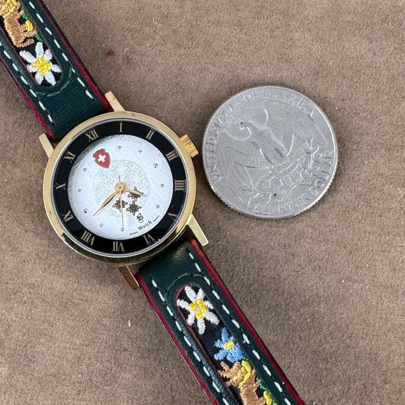 Vintage Swiss Made watch with adjustable embroider Leather Strap Swiss movement - Picture 9 of 10